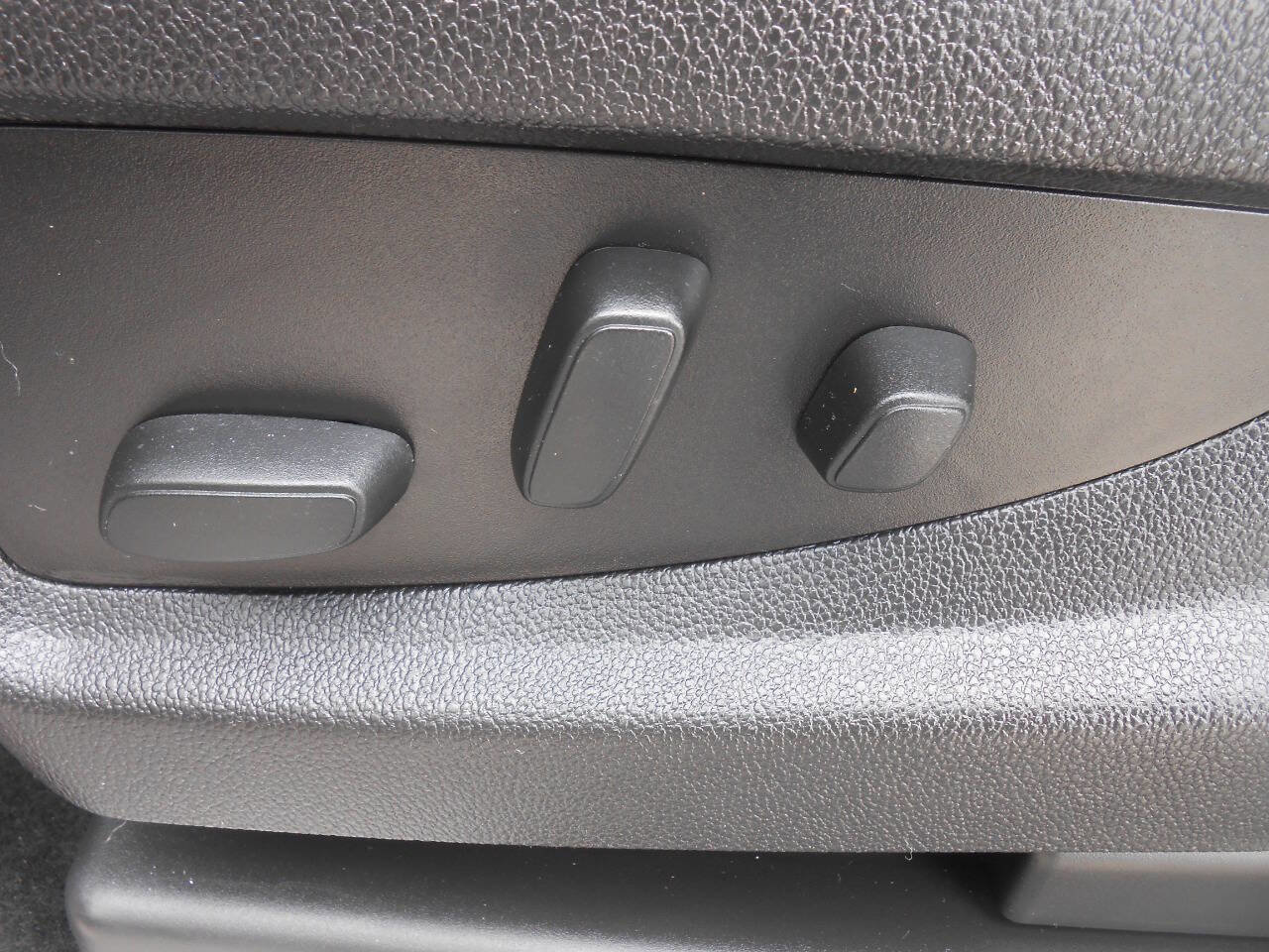 Used 2017 Chevrolet Silverado 1500 LTZ Z71 w/ LTZ Plus Package image 22