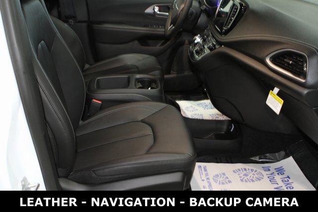 New 2026 Chrysler Pacifica Select image 22
