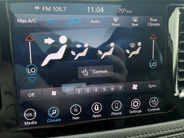 Used 2020 Chrysler Pacifica Limited FWD image 31