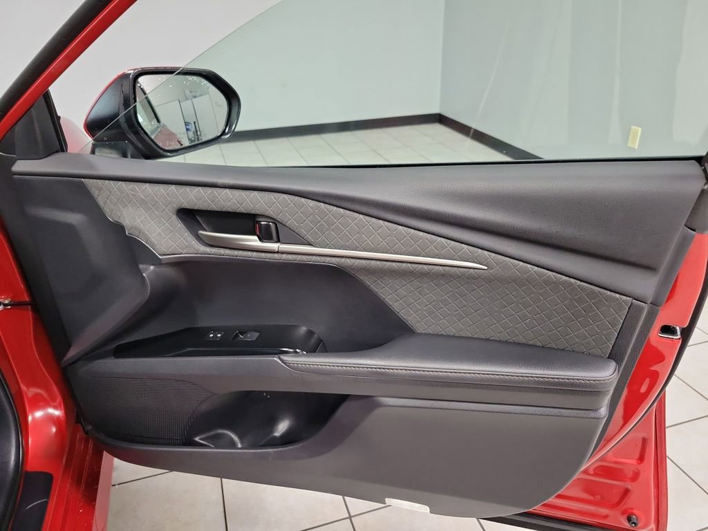 Used 2025 Toyota Camry XLE image 36