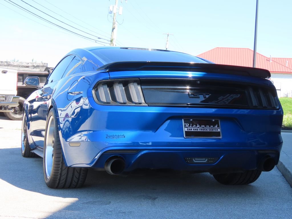 Used 2017 Ford Mustang GT RWD image 14