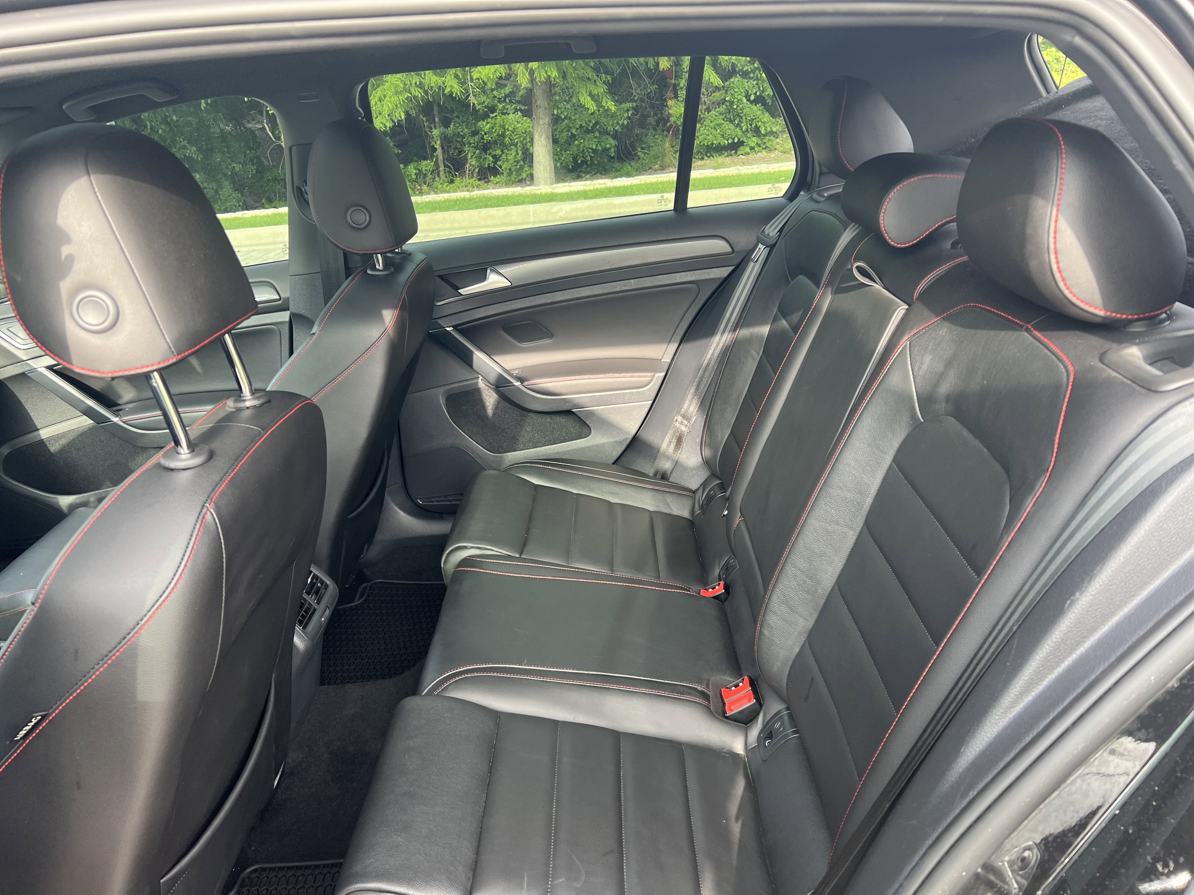 Used 2018 Volkswagen GTI Autobahn FWD image 30