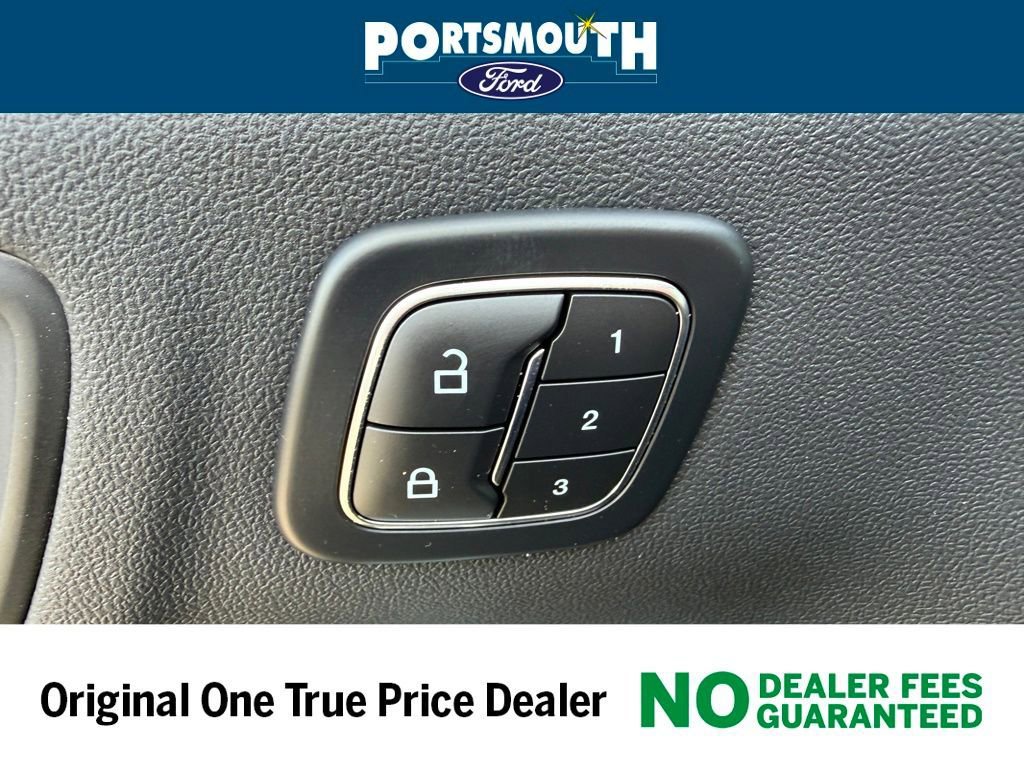 New 2025 Ford Escape ST-Line Elite w/ Class II Trailer Tow Package AWD/4WD image 29