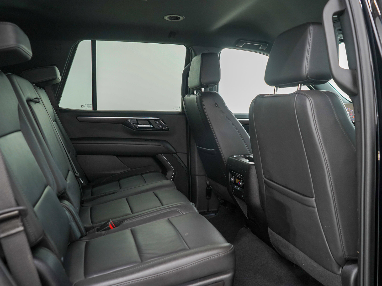 Used 2025 Chevrolet Tahoe LT AWD/4WD image 14
