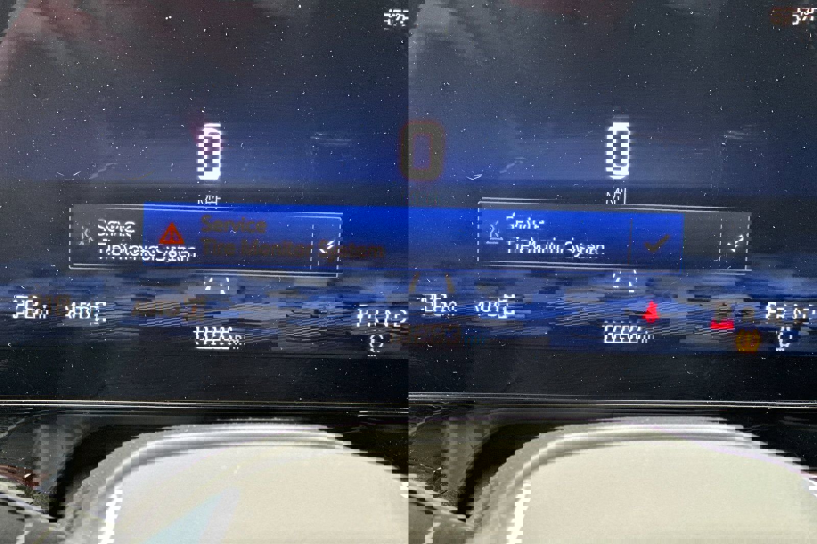 Used 2025 Chevrolet Tahoe LS image 32