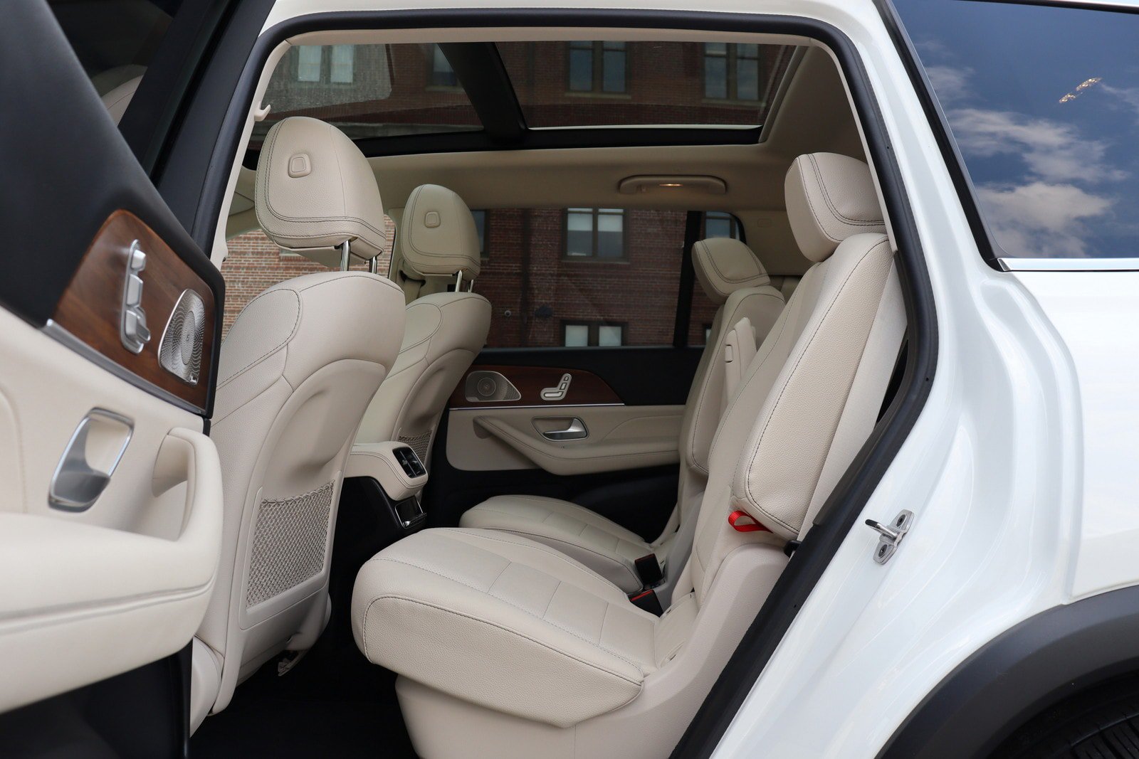 Used 2024 Mercedes-Benz GLS 450 4MATIC image 12