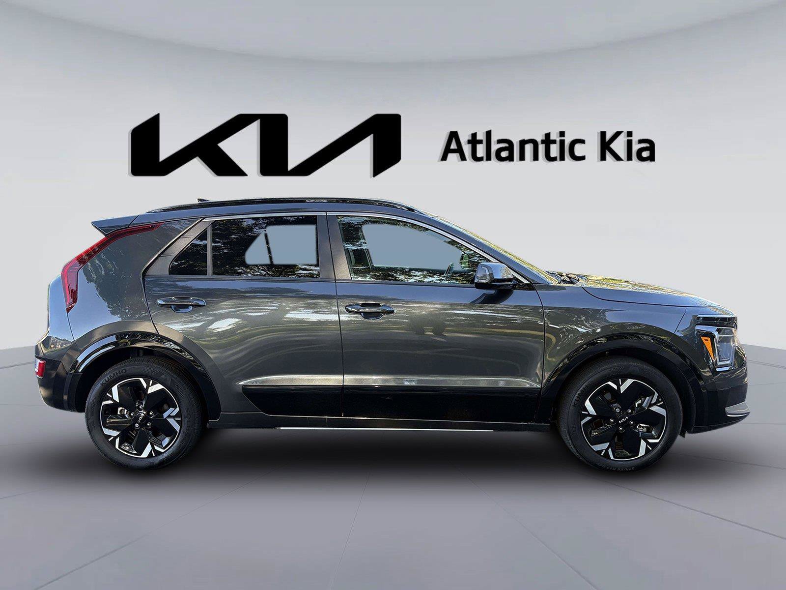 Certified 2025 Kia Niro Wind w/ Wind Preserve Package FWD image 5