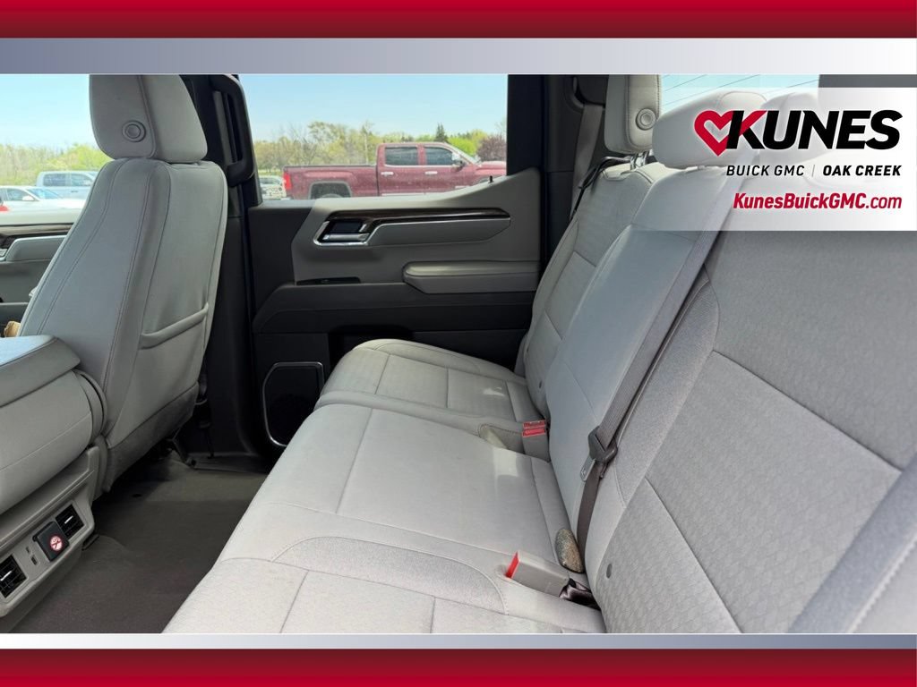 Used 2025 Chevrolet Silverado 1500 LT AWD/4WD image 8