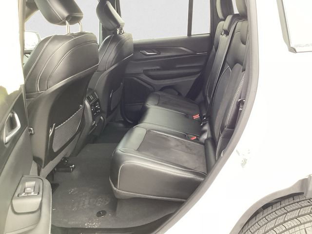 Certified 2024 Jeep Grand Cherokee Altitude image 13