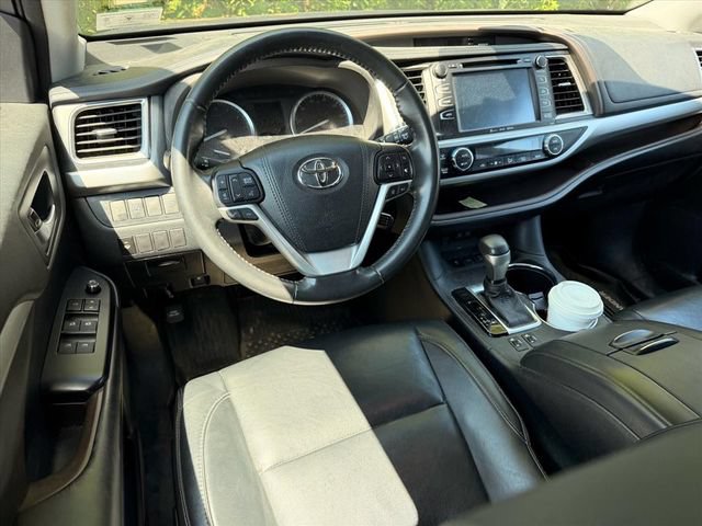Used 2018 Toyota Highlander XLE AWD/4WD image 8