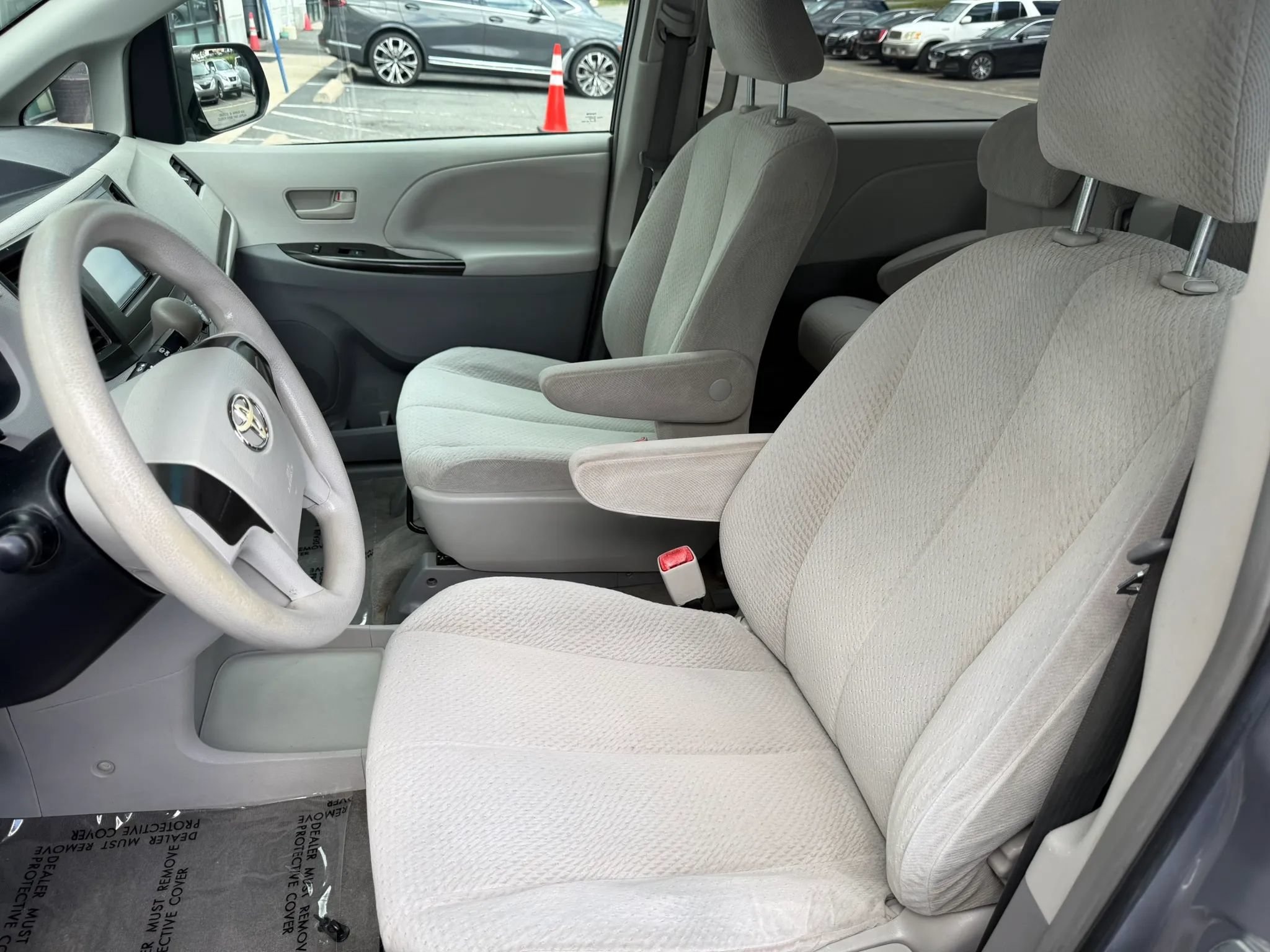 Used 2012 Toyota Sienna LE FWD image 17