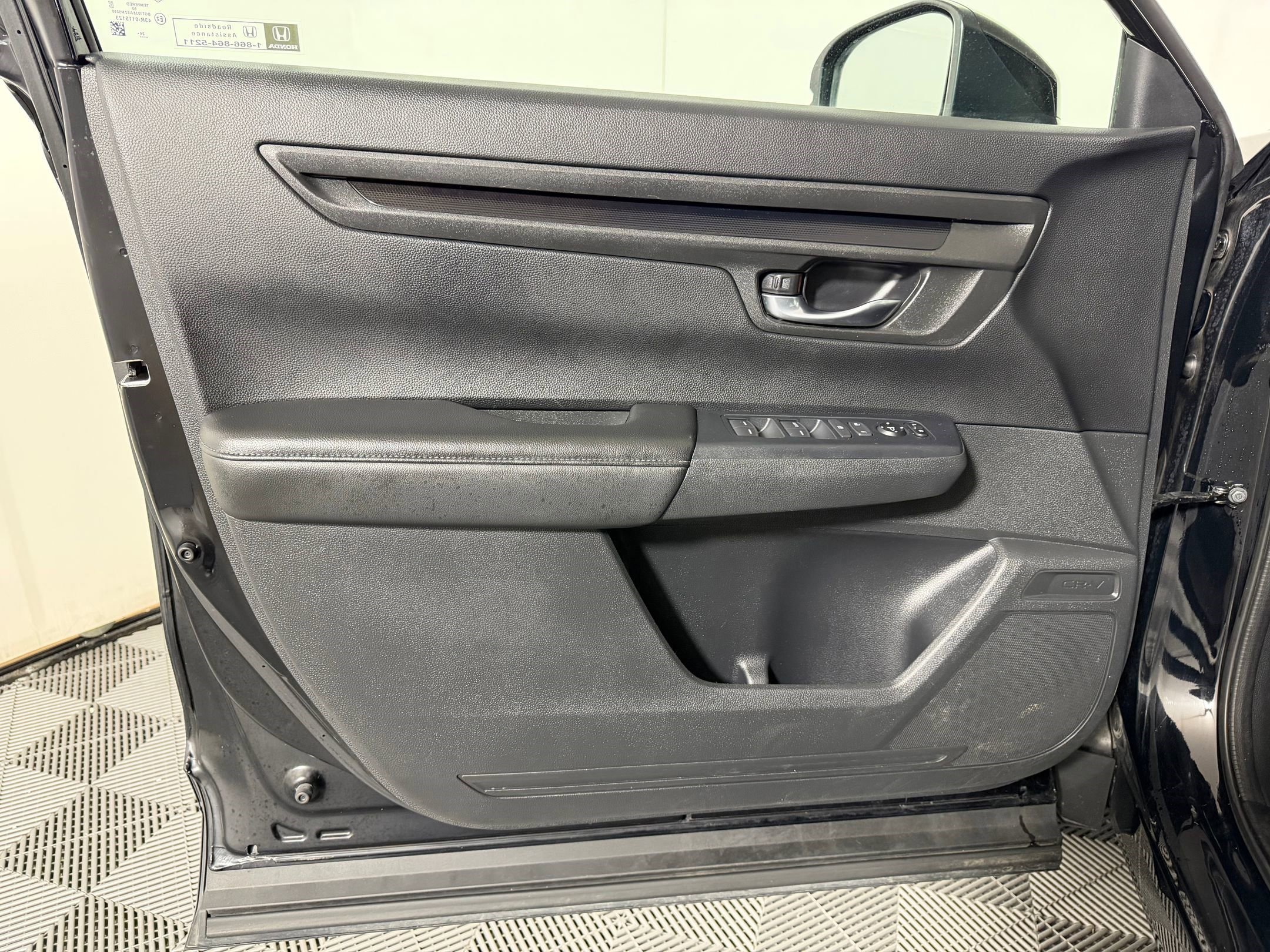 Used 2025 Honda CR-V LX image 18