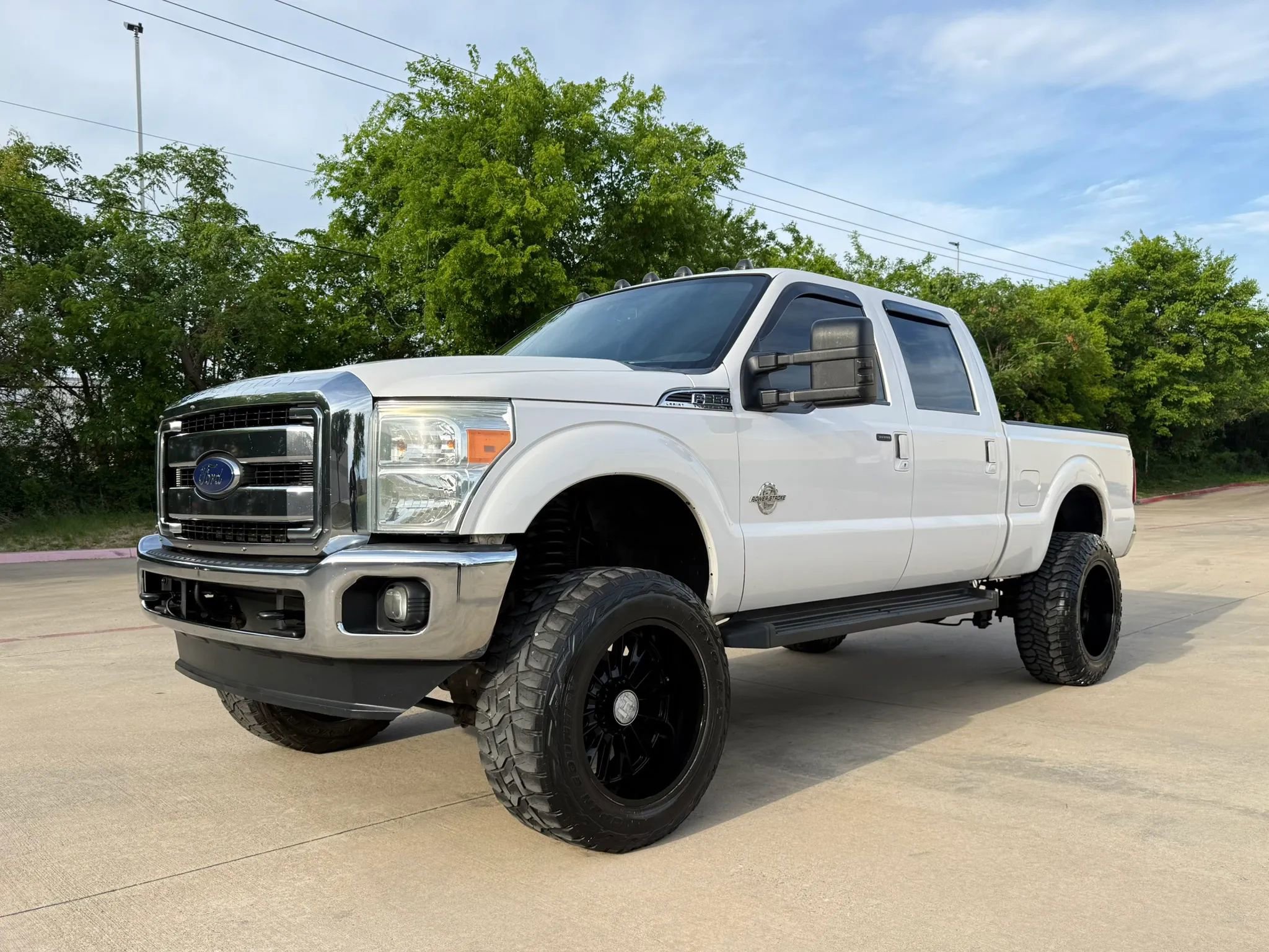 Used 2015 Ford F350 Lariat w/ Lariat Ultimate Package AWD/4WD image 2