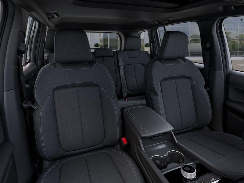 New 2025 Jeep Grand Cherokee Laredo X w/ Luxury Tech Group I AWD/4WD image 16