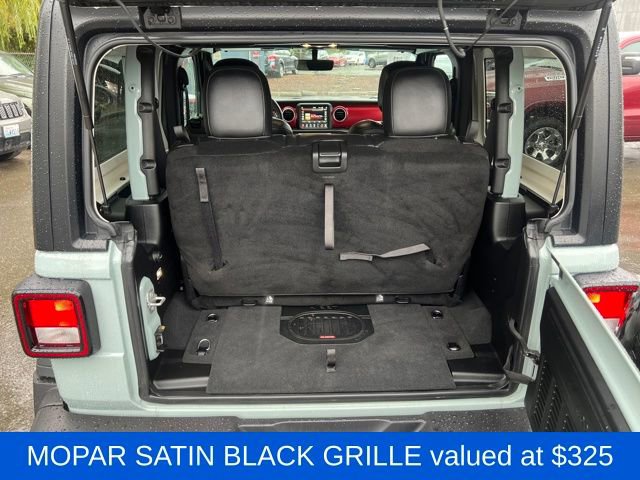 Used 2023 Jeep Wrangler Rubicon image 13
