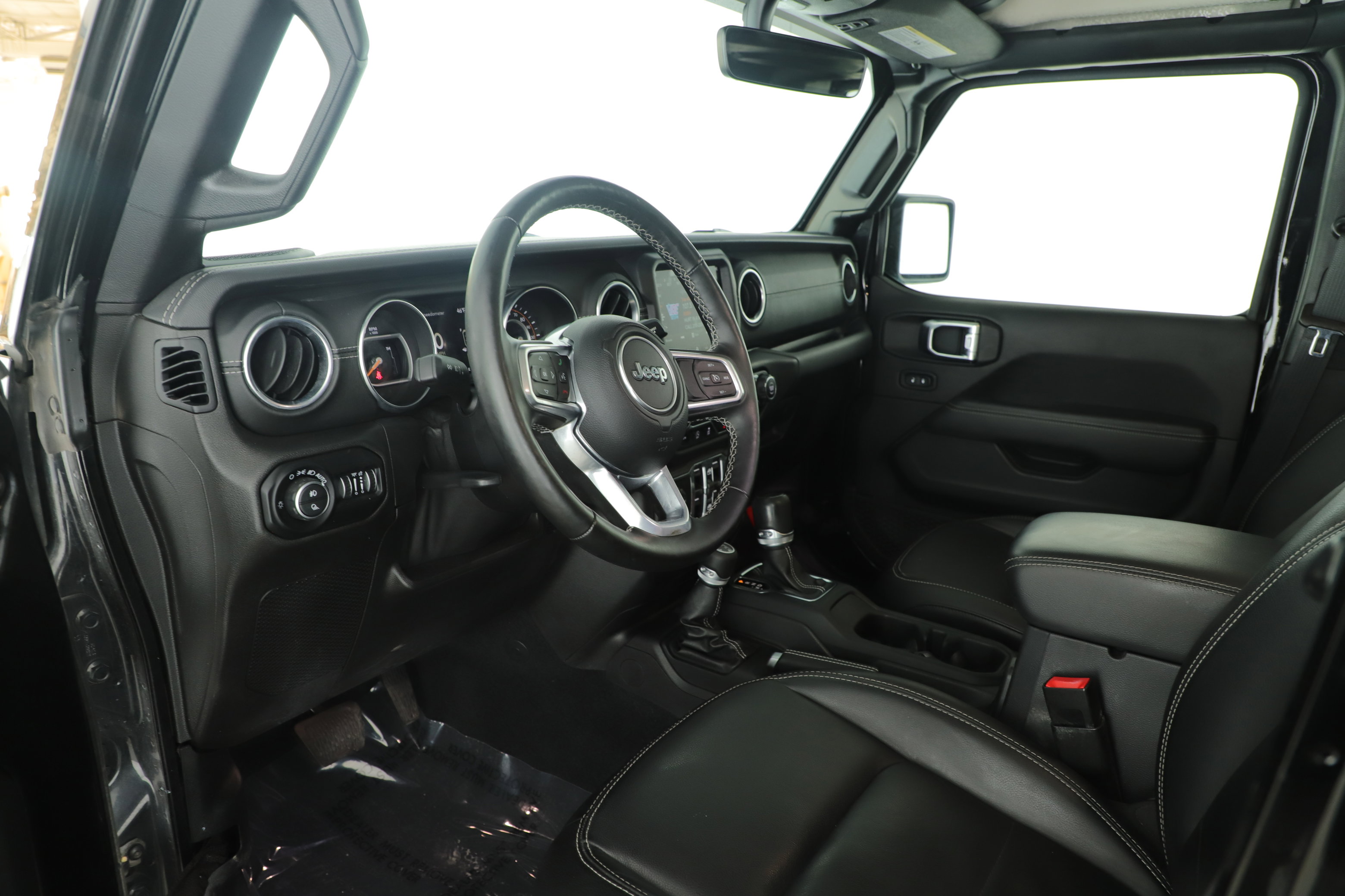 Used 2020 Jeep Gladiator Overland w/ Popular Equipment Package image 5