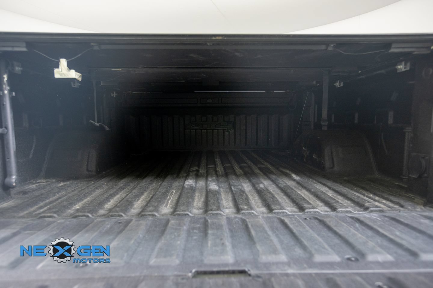 Used 2024 GMC Sierra 1500 AT4 w/ Technology Package AWD/4WD image 36