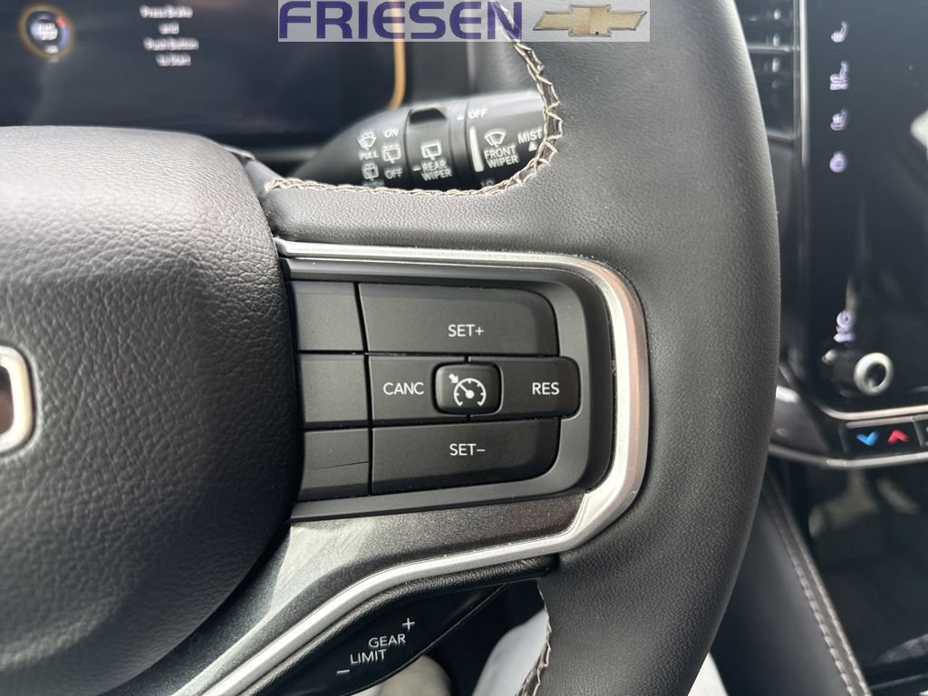Used 2024 Jeep Wagoneer L 4WD image 16
