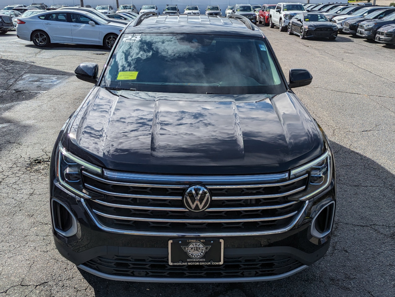 Used 2024 Volkswagen Atlas SE image 3