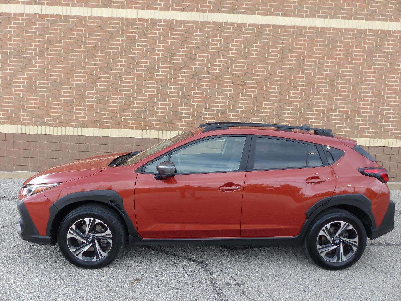 Used 2024 Subaru Crosstrek 2.0i Premium AWD/4WD image 5