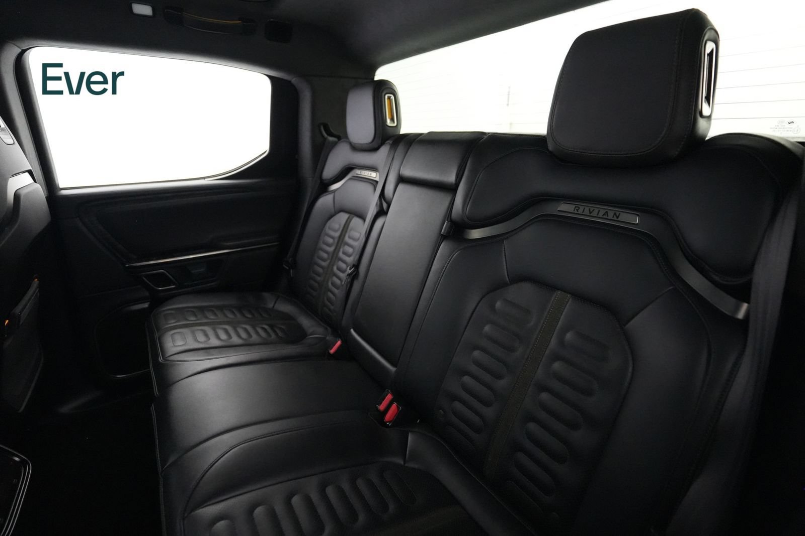 Used 2022 Rivian R1T Adventure AWD/4WD image 24