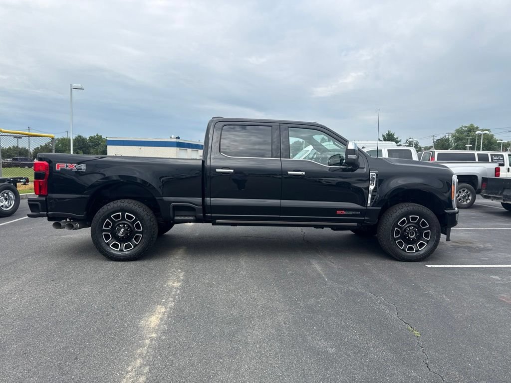 Used 2023 Ford F350 Platinum AWD/4WD image 4