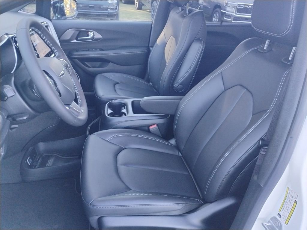 New 2026 Chrysler Pacifica Select image 23