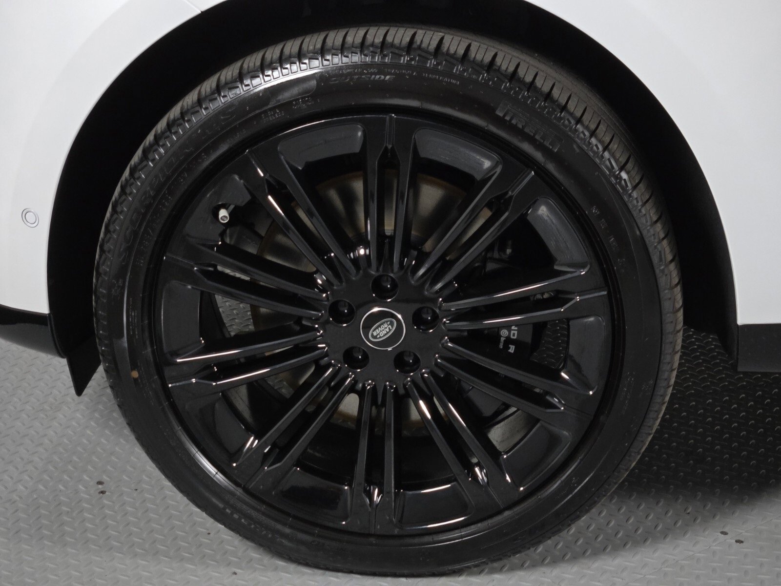 New 2025 Land Rover Range Rover Autobiography image 9