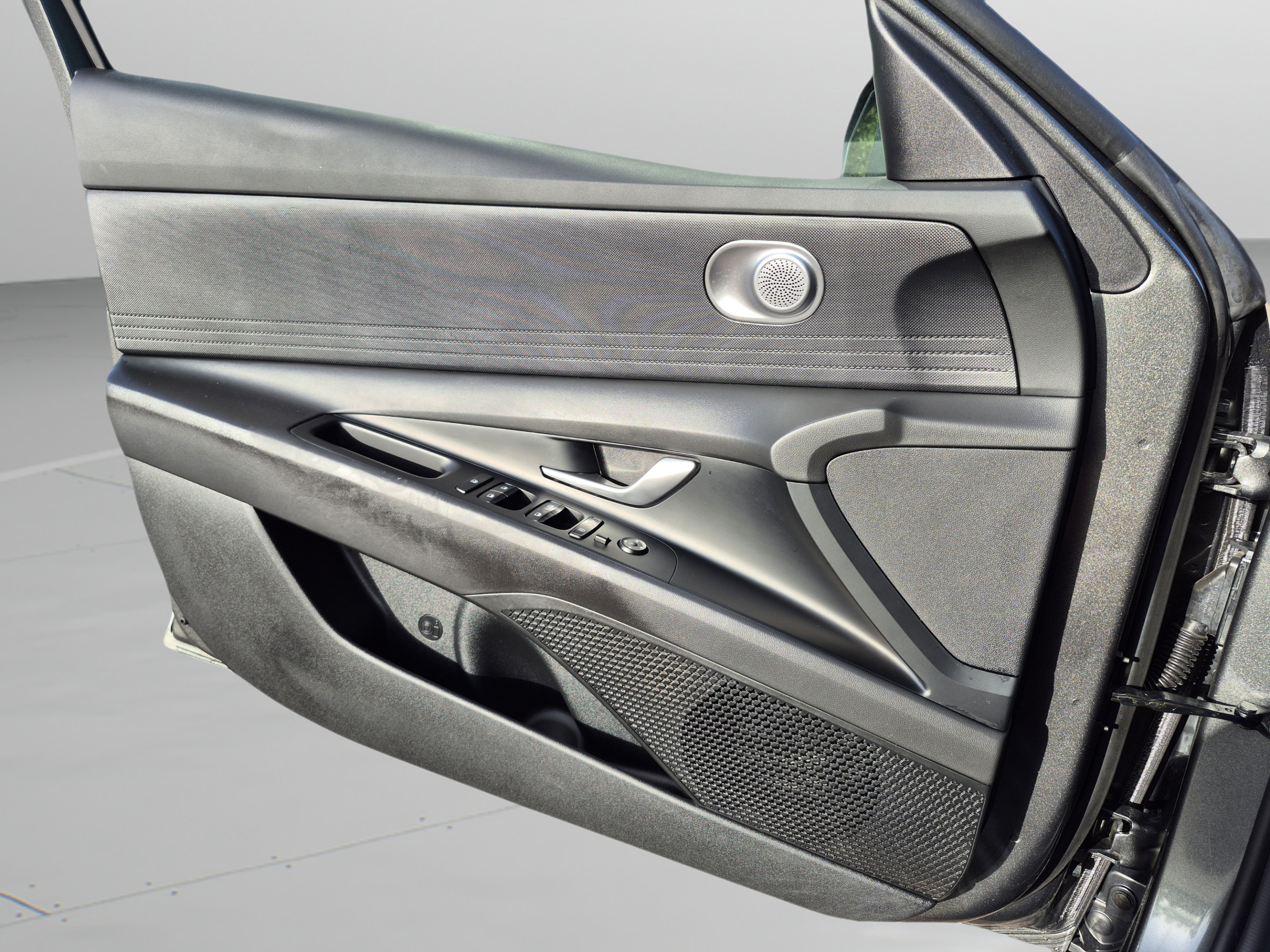 Used 2024 Hyundai Elantra SEL FWD image 23