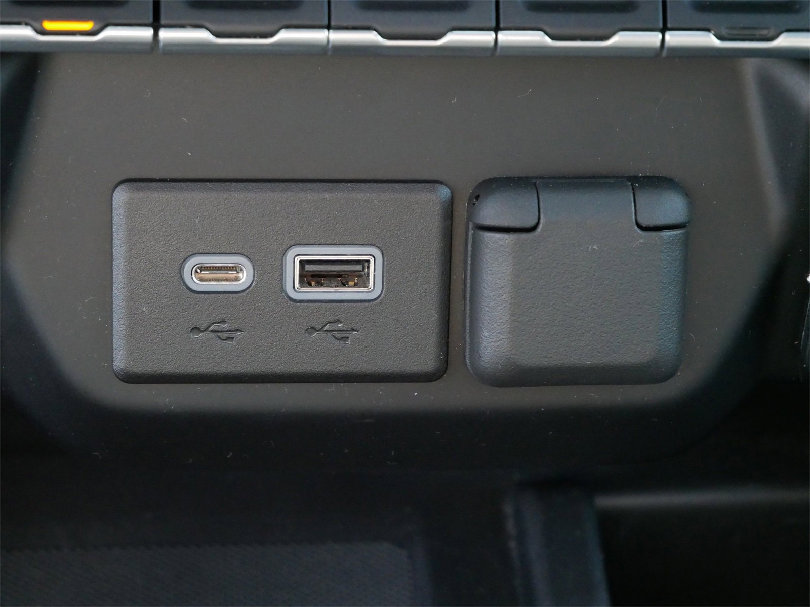 Used 2022 GMC Sierra 3500 Denali w/ Denali Ultimate Package image 21