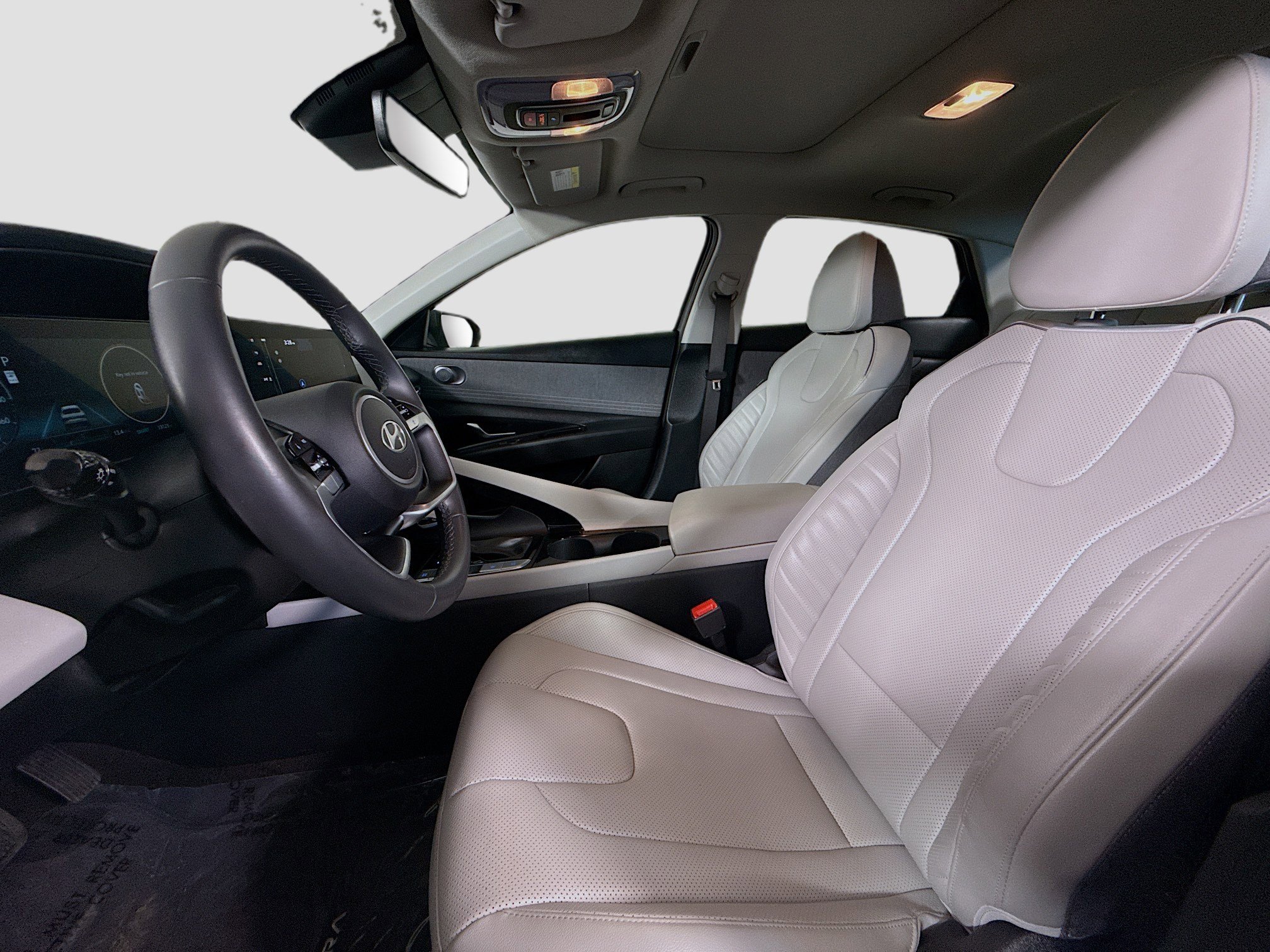 Used 2025 Hyundai Elantra Limited image 22