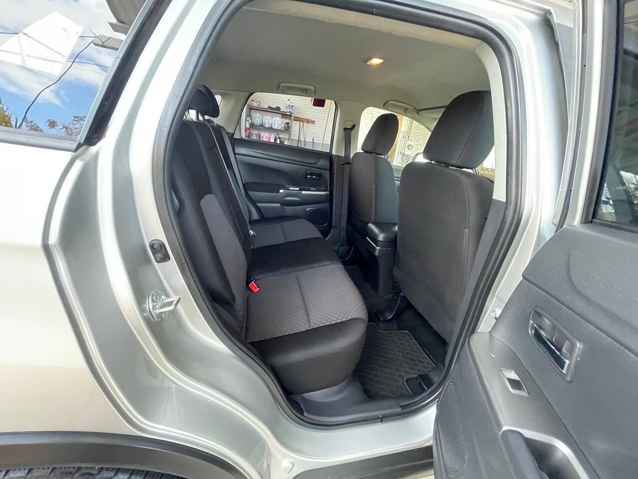 Used 2019 Mitsubishi Outlander Sport SE FWD image 5