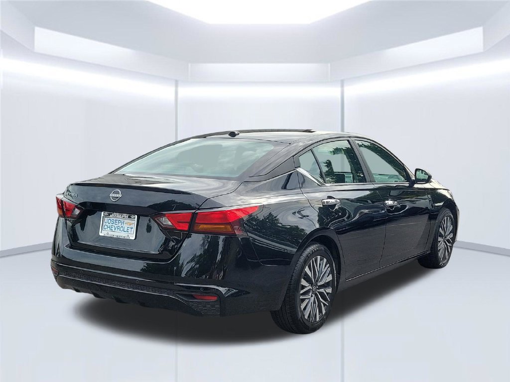Used 2025 Nissan Altima 2.5 SV FWD image 5