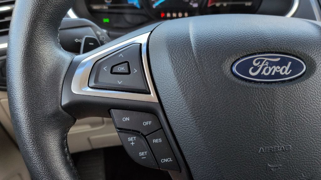 Used 2018 Ford Edge Titanium FWD image 19