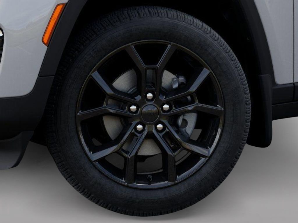New 2025 Jeep Grand Cherokee Limited w/ MOPAR Finishing Package AWD/4WD image 8