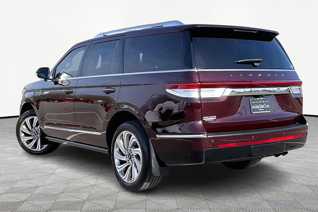 Used 2023 Lincoln Navigator Reserve image 11