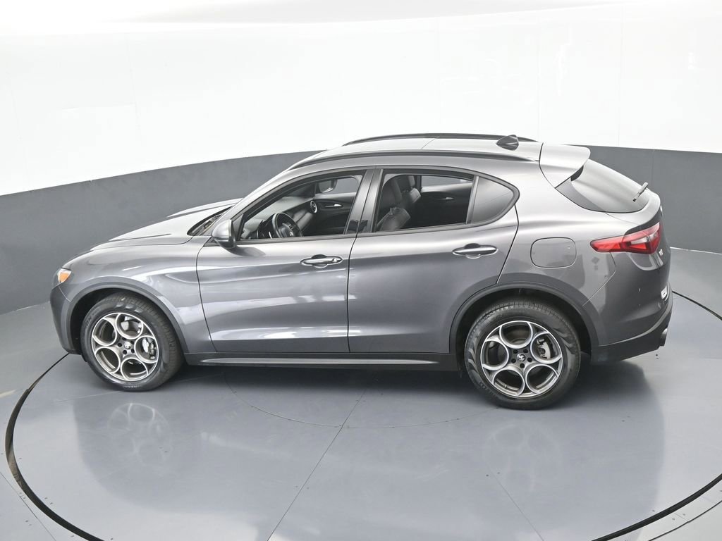 Used 2023 Alfa Romeo Stelvio Sprint image 51