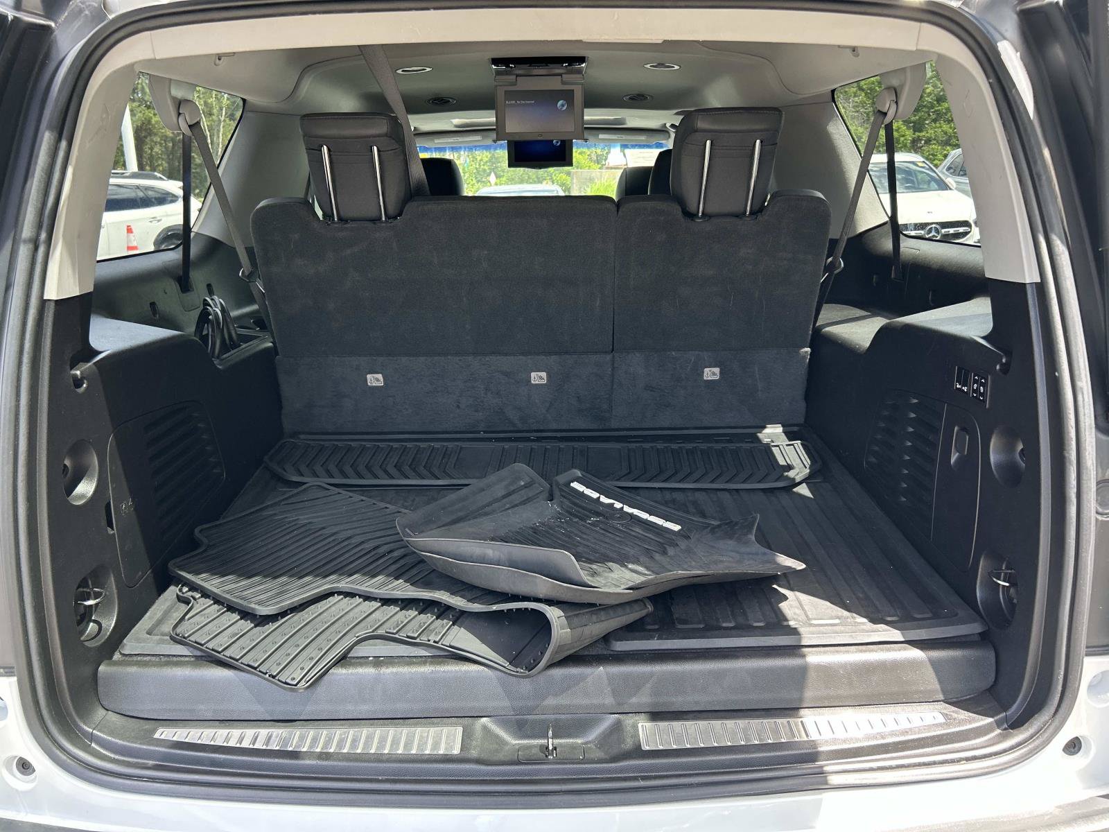 Used 2018 Cadillac Escalade ESV Premium Luxury AWD/4WD image 15