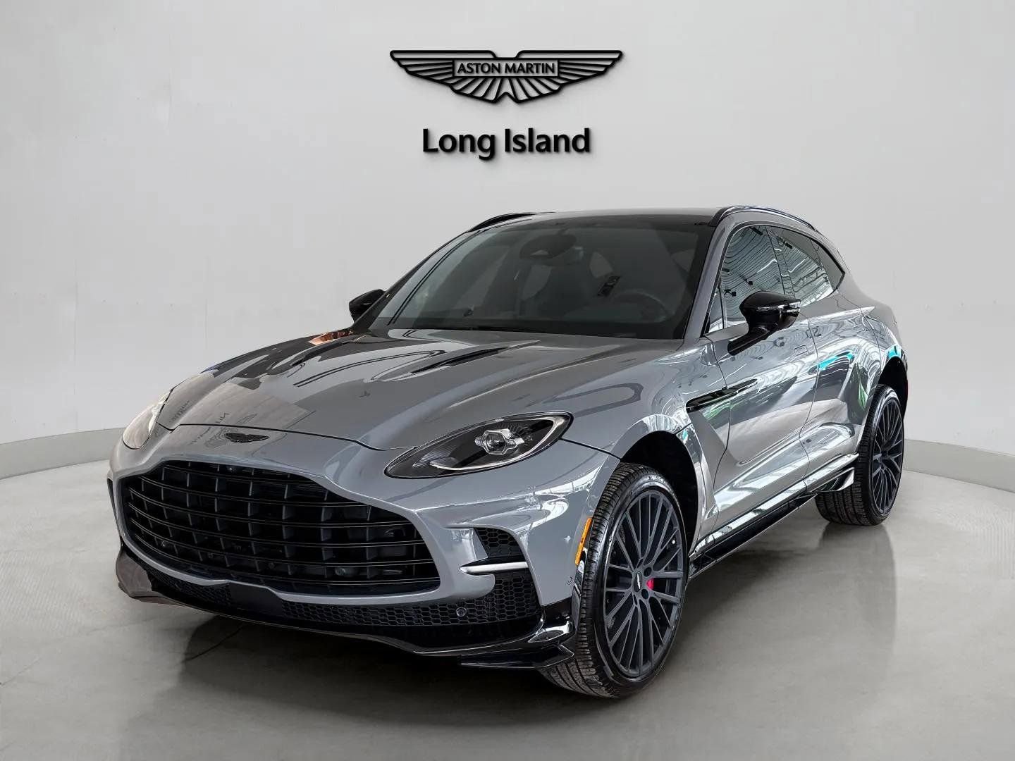 Used 2025 Aston Martin DBX 707 image 50