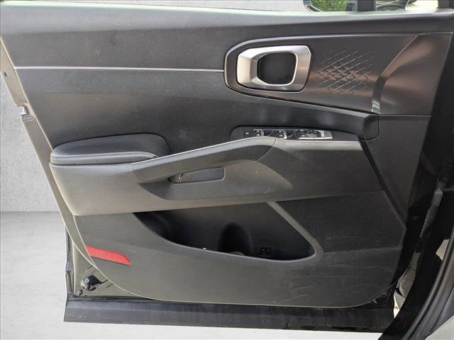 Used 2021 Kia Sorento LX FWD image 13