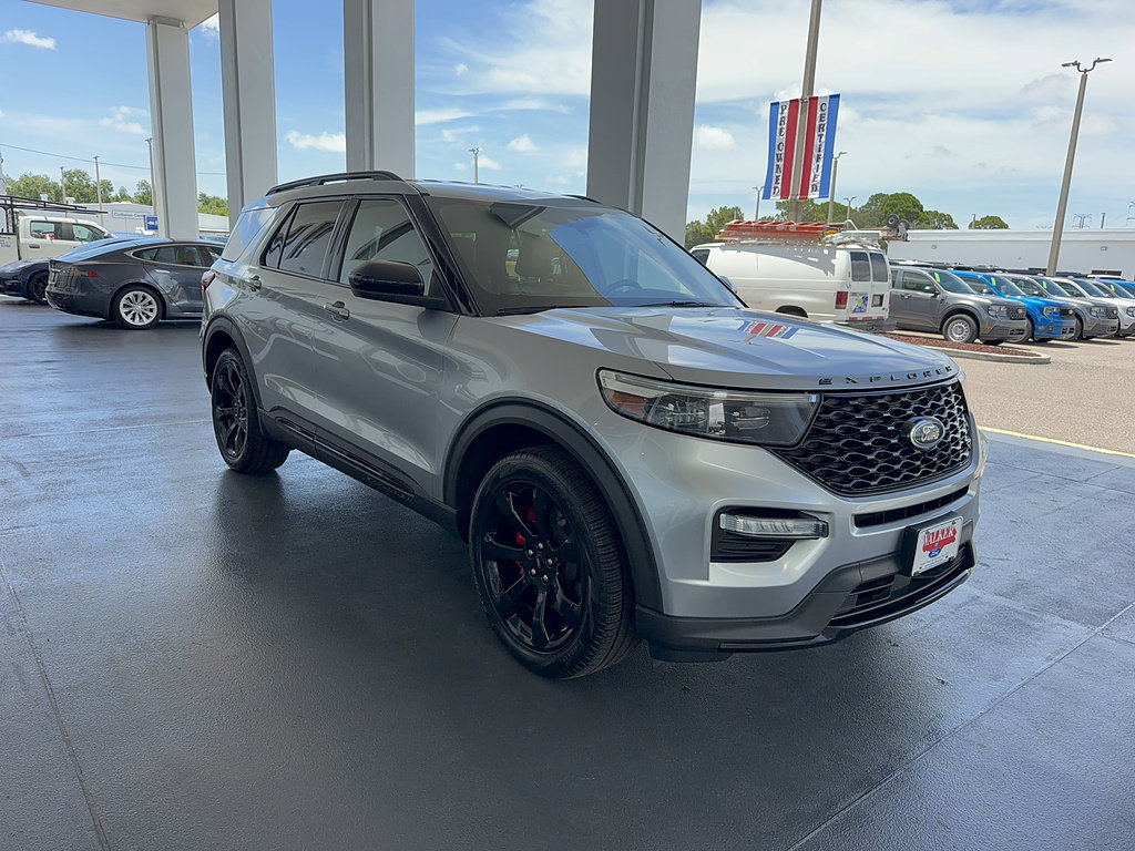 Certified 2022 Ford Explorer ST w/ ST Street Pack RWD image 4