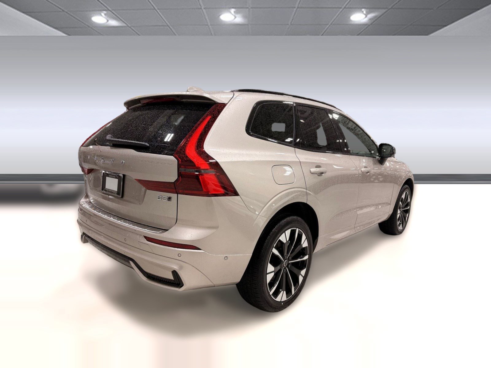 Certified 2026 Volvo XC60 B5 Plus w/ Protection Package Premier image 9