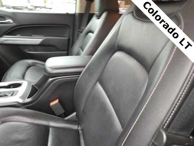 Used 2019 Chevrolet Colorado LT w/ Redline Special Edition image 17