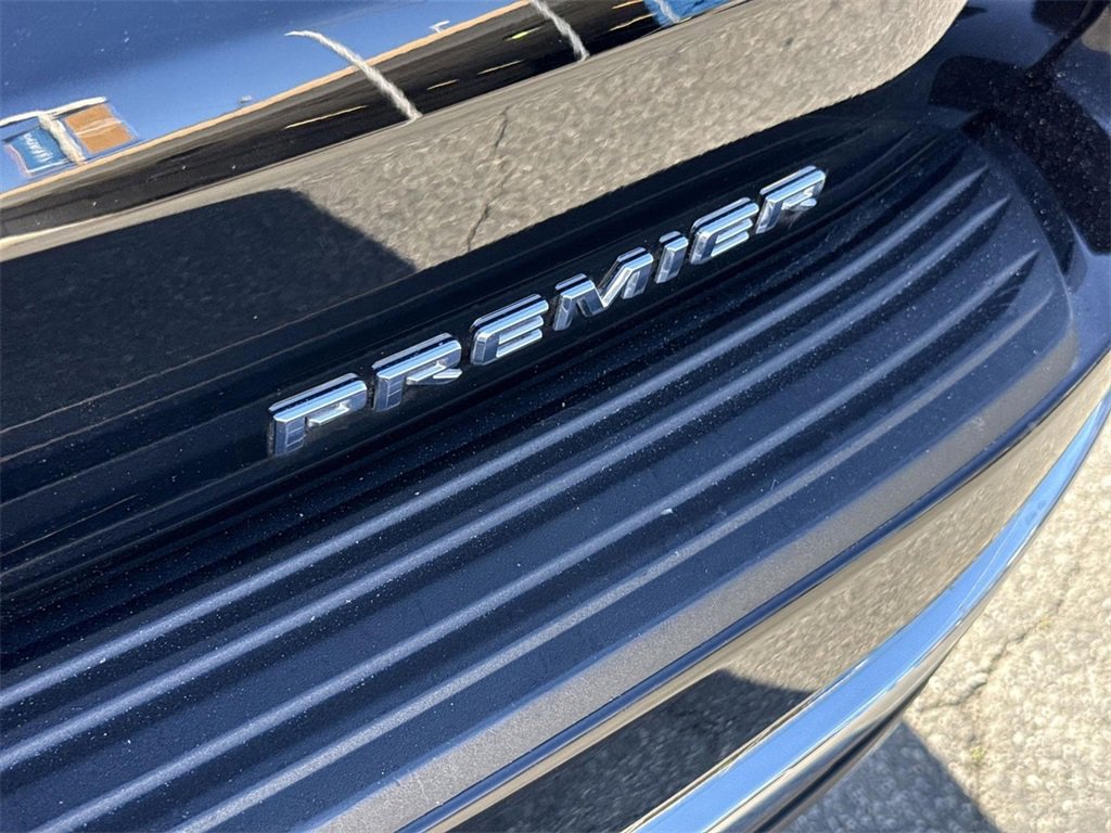 Used 2024 Chevrolet Suburban Premier image 30