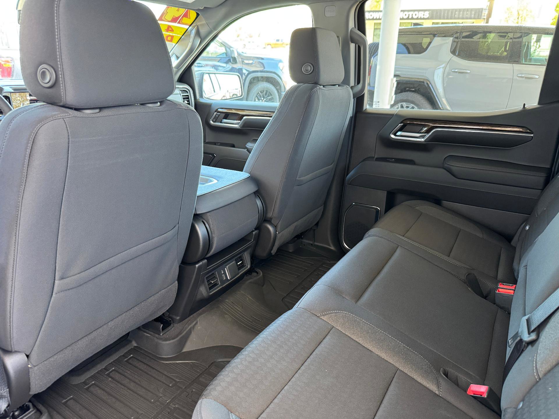 New 2024 GMC Sierra 1500 Elevation image 12