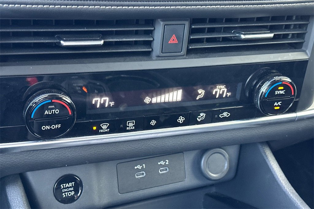 Used 2025 Nissan Rogue SV image 22