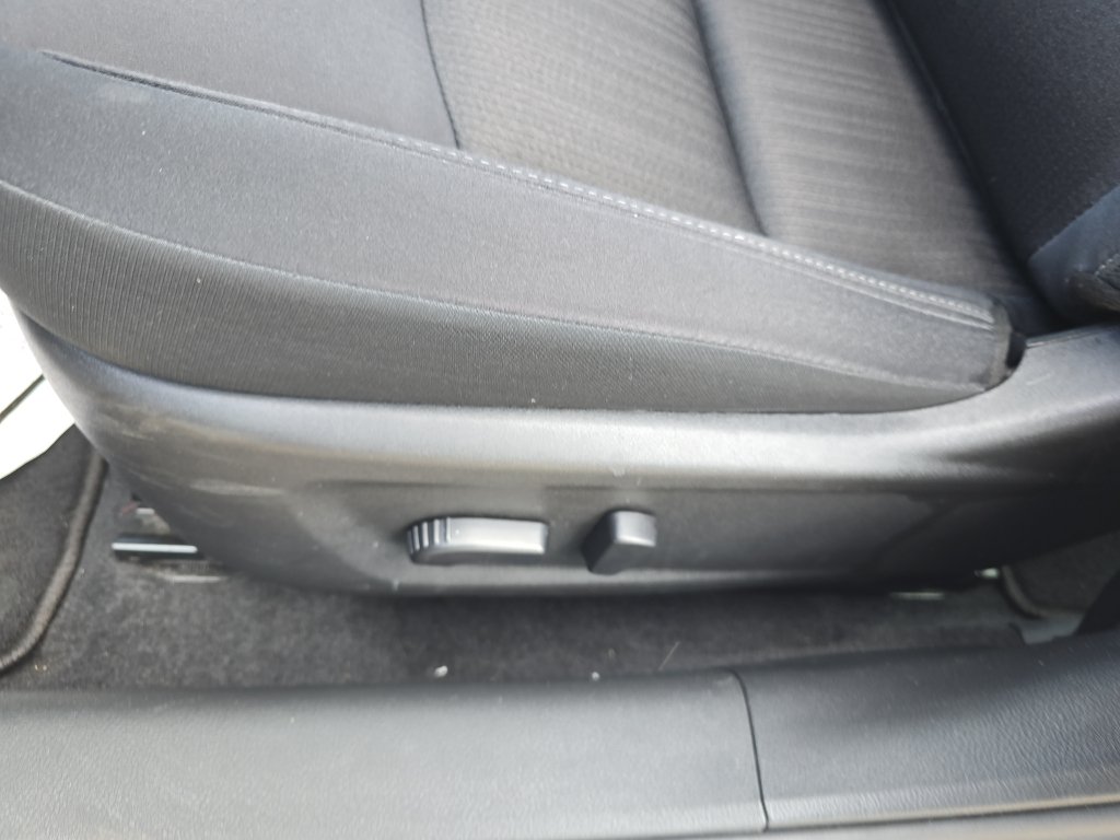 Used 2025 Nissan Altima 2.5 SV FWD image 19