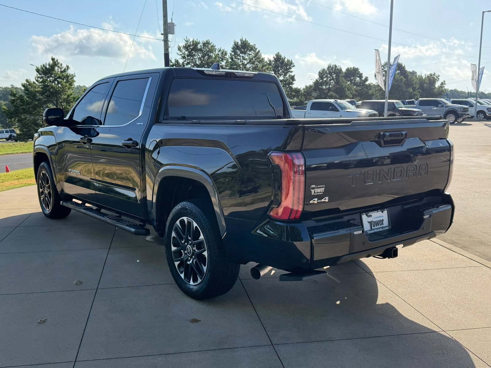 Used 2024 Toyota Tundra Limited AWD/4WD image 4
