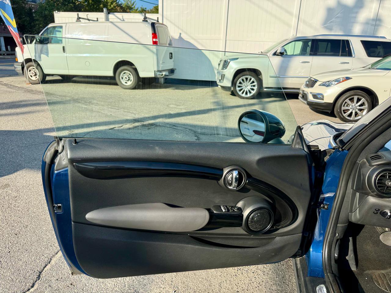 Used 2014 MINI Cooper 2-Door Hardtop FWD image 9