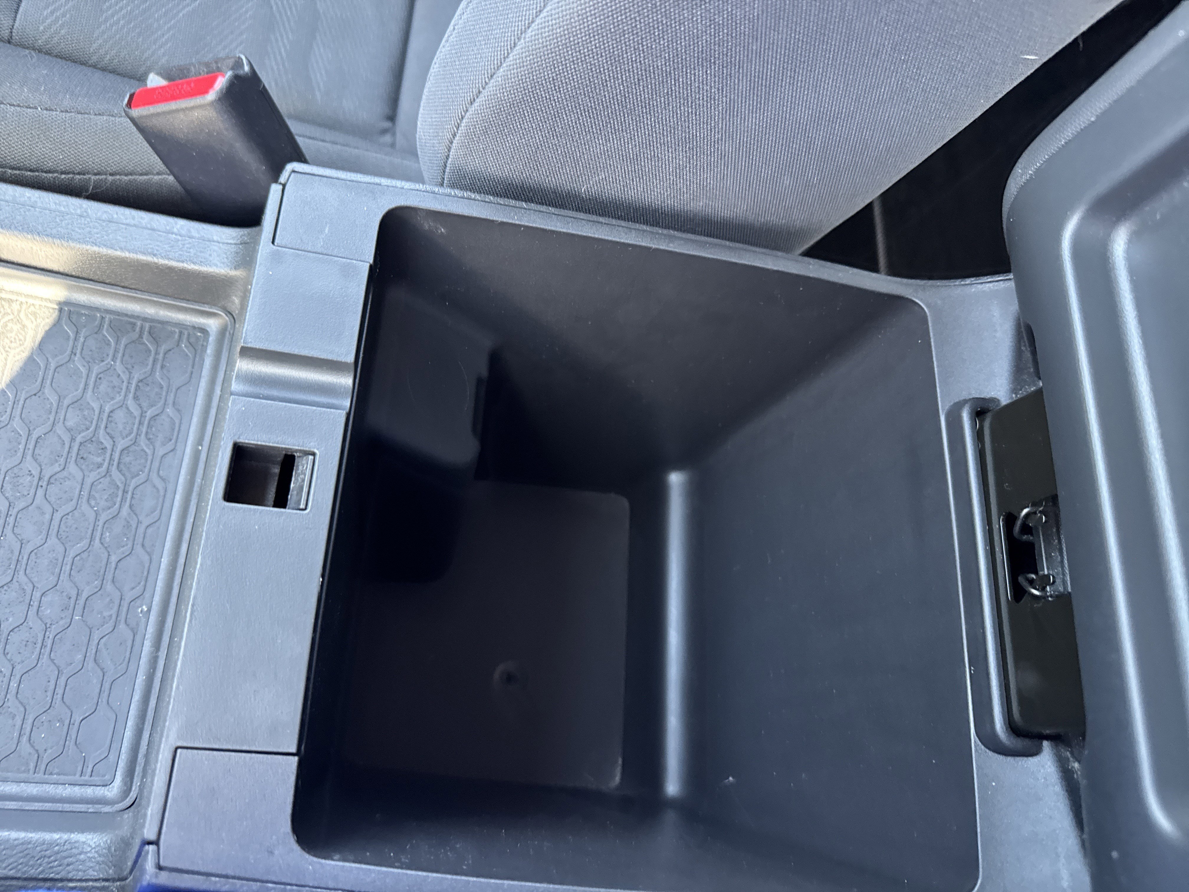 Used 2024 Nissan Frontier S w/ S Utility Package image 33